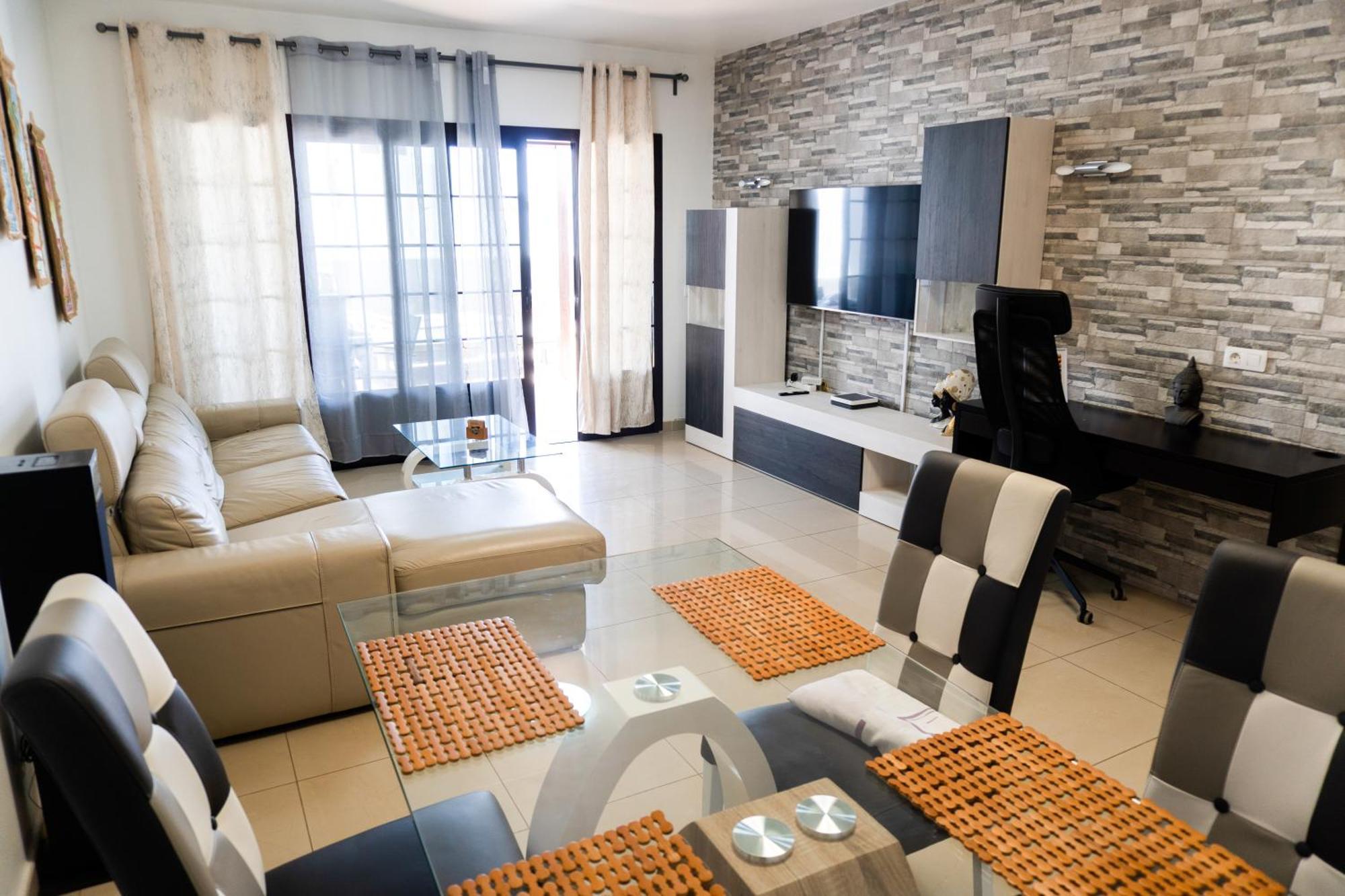 Beautiful And Luxurious With Heated Pool And Free Wi-fi In Playa Blanca. Vil·la Playa Blanca (Lanzarote)