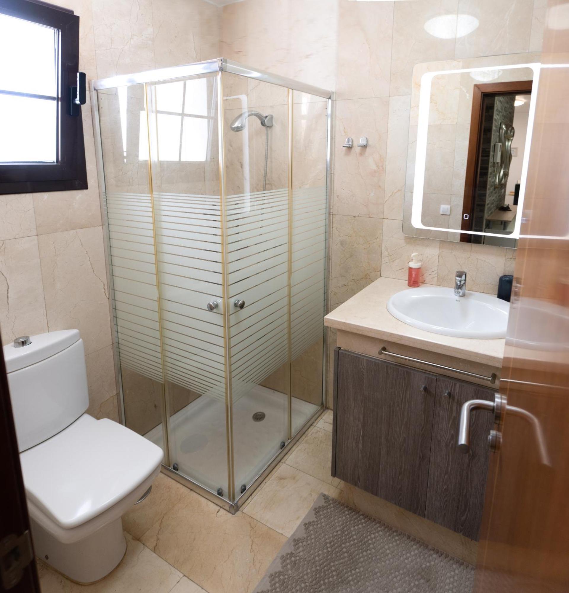 Vil·la Beautiful And Luxurious With Heated Pool And Free Wi-fi In Playa Blanca.